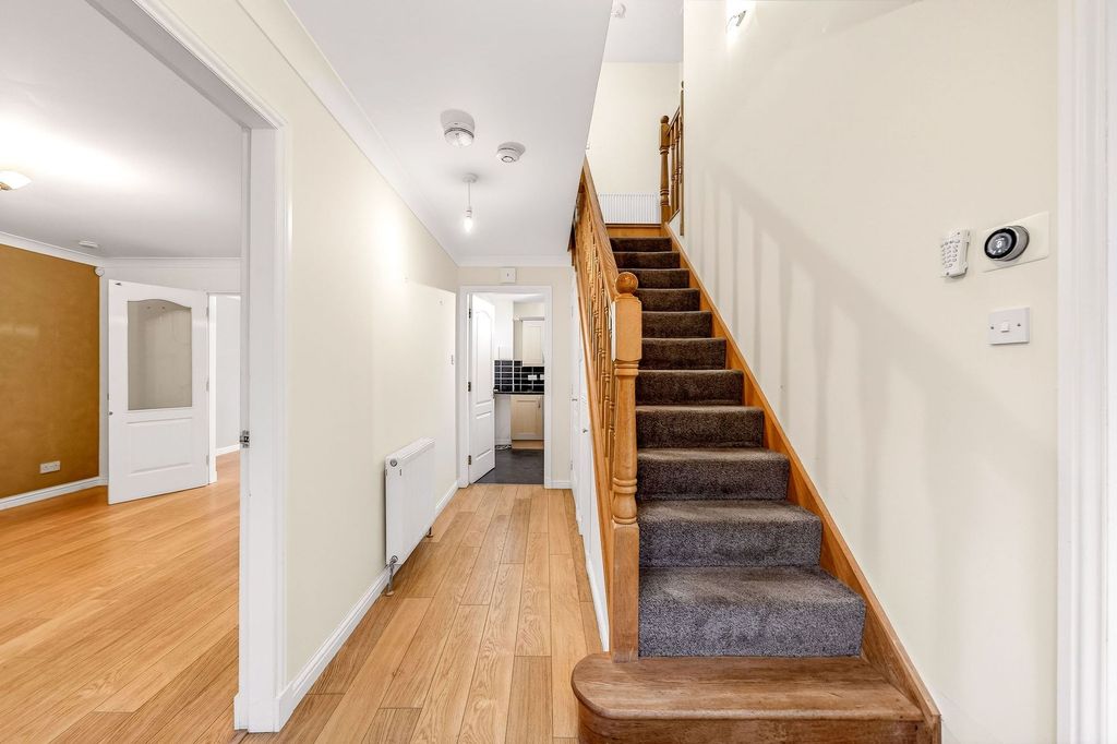 Property photo 3 of 38 Entrance Hallway