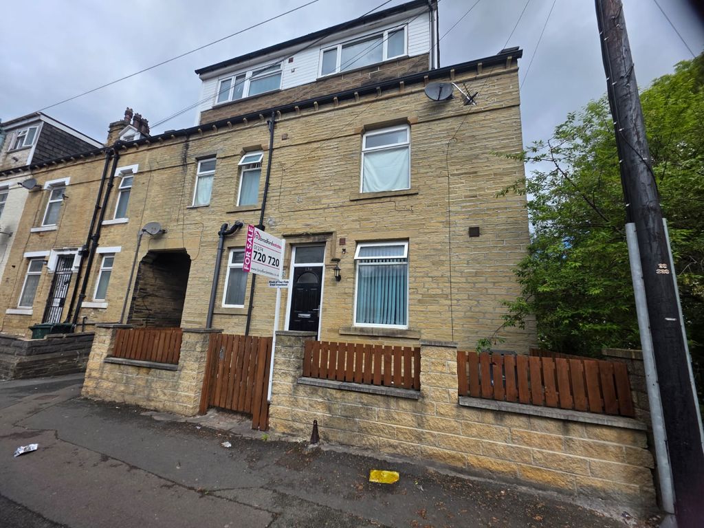 Property photo 1 of 29 136 Dirkhill Road, Bd7 1Qr