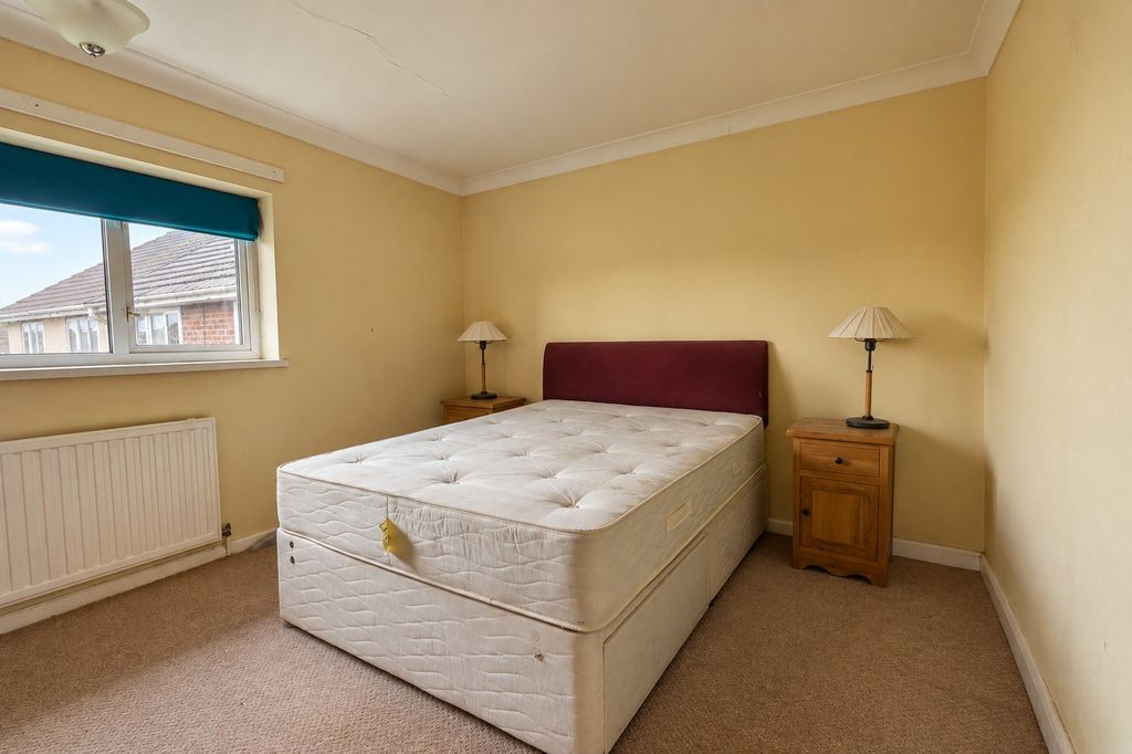 Property photo 2 of 8 5690654