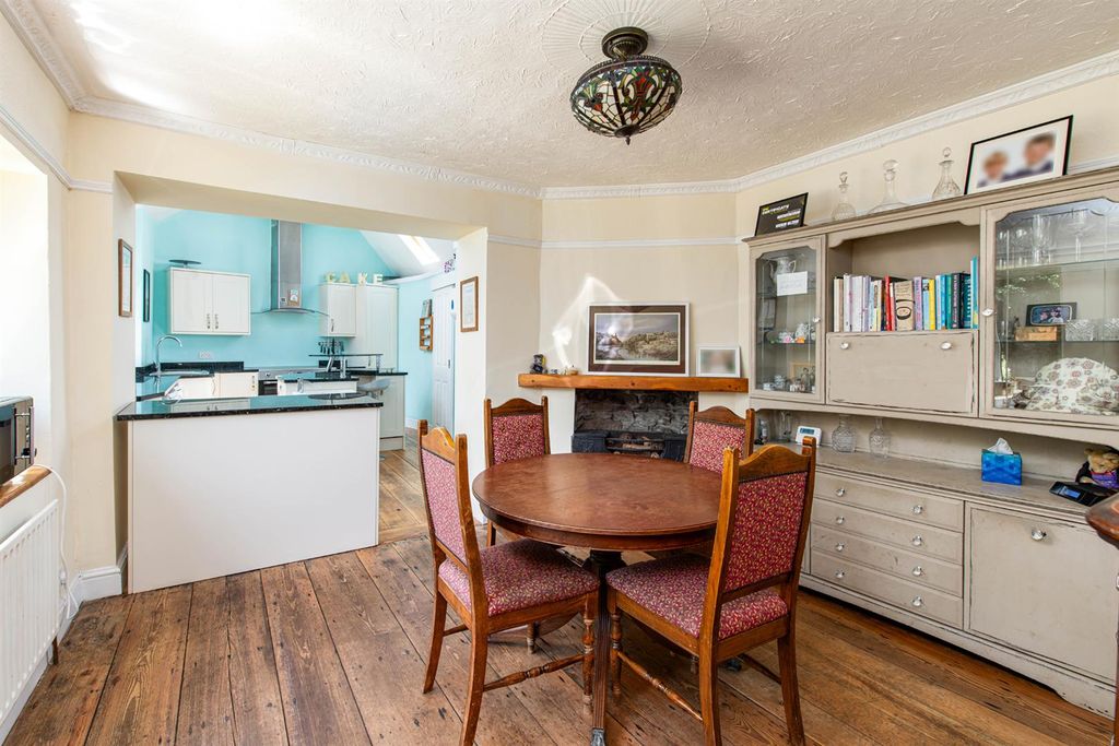 Property photo 3 of 31 Dining_1.Jpg