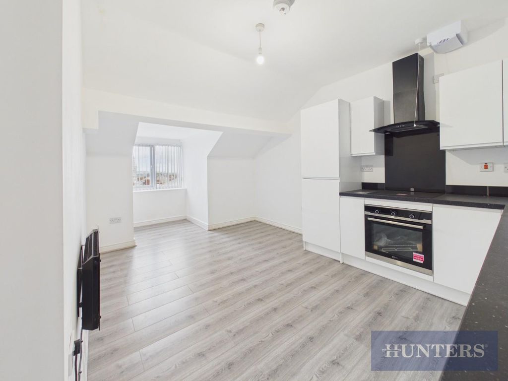 Property photo 3 of 10 Cam05316G0-Pr0360-Still001.Jpg