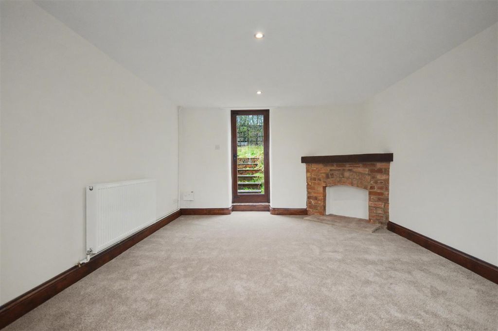 Property photo 2 of 27 Living Room