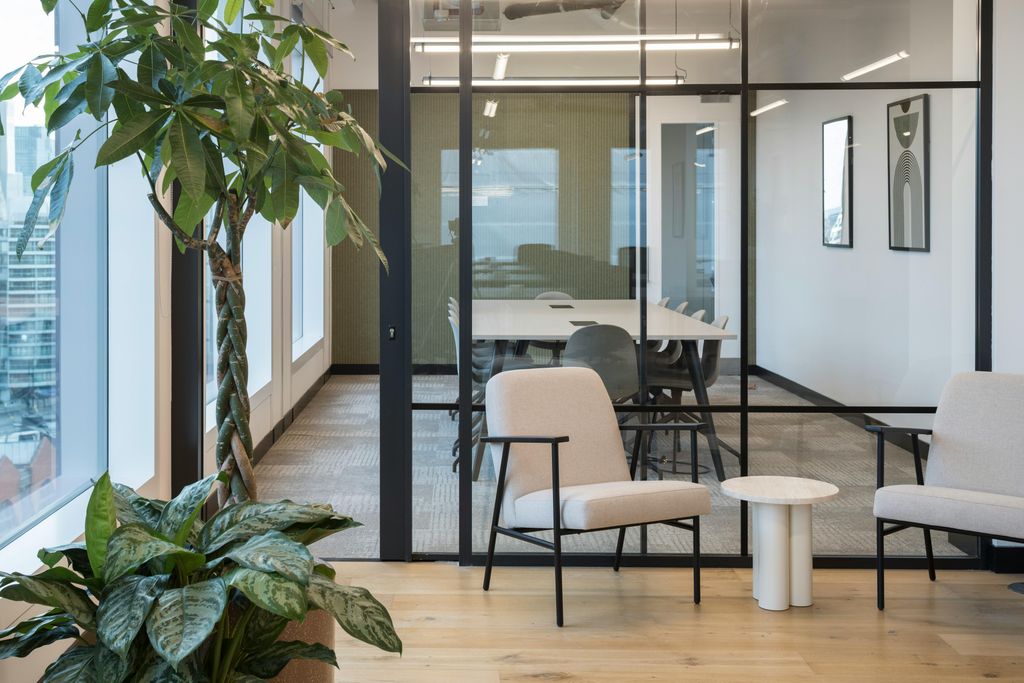 Property photo 1 of 11 9th Floor - Fitted &amp; Furnished