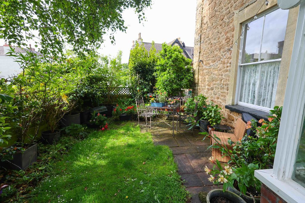 Property photo 3 of 24 Photo 25