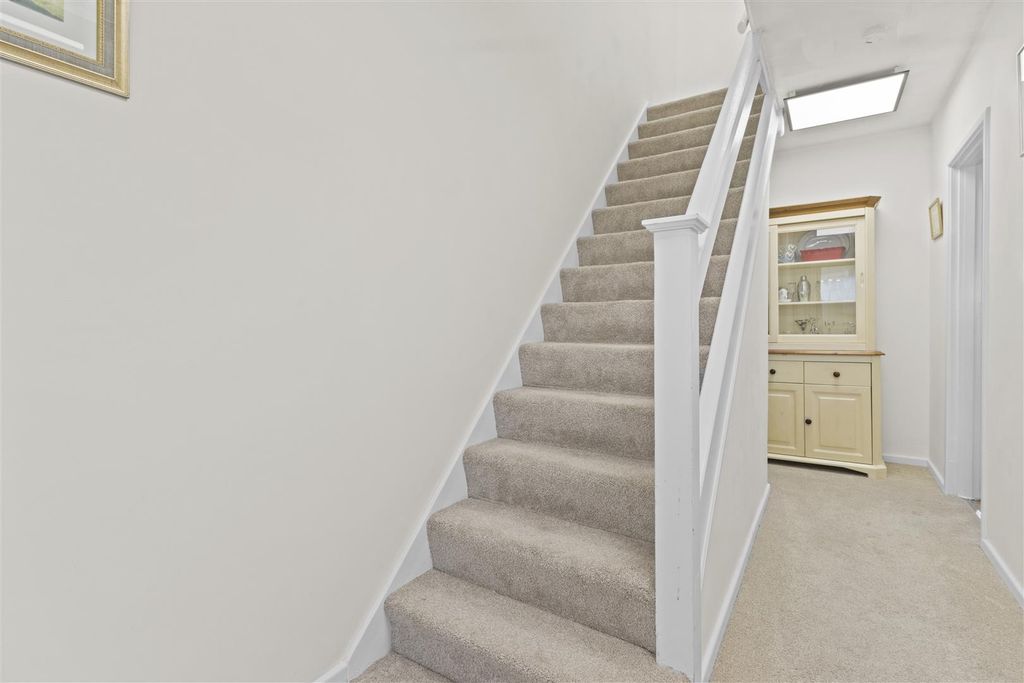 Property photo 2 of 30 Entrance Hall.Jpg