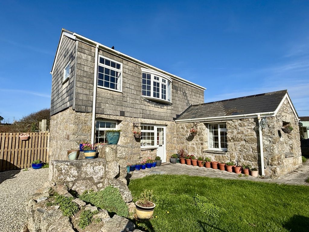 Property photo 1 of 10 3 Bedroom Detached House For Sale With Sea Views