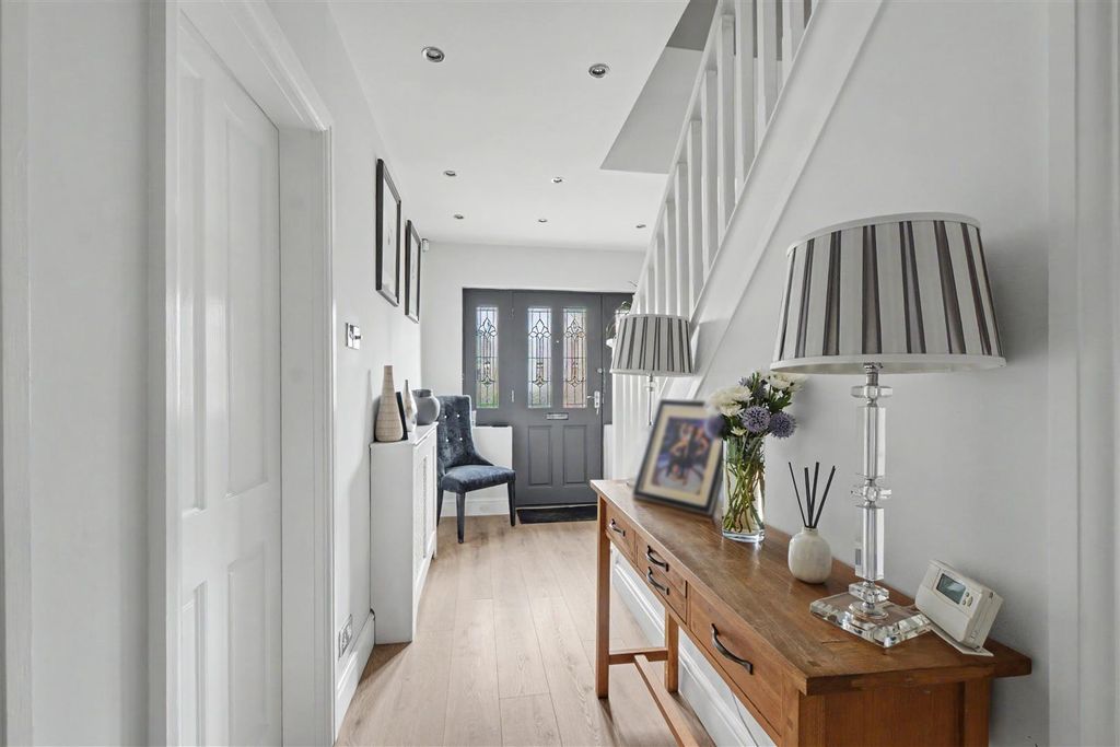 Property photo 3 of 42 Entrance Hall_2.Jpeg