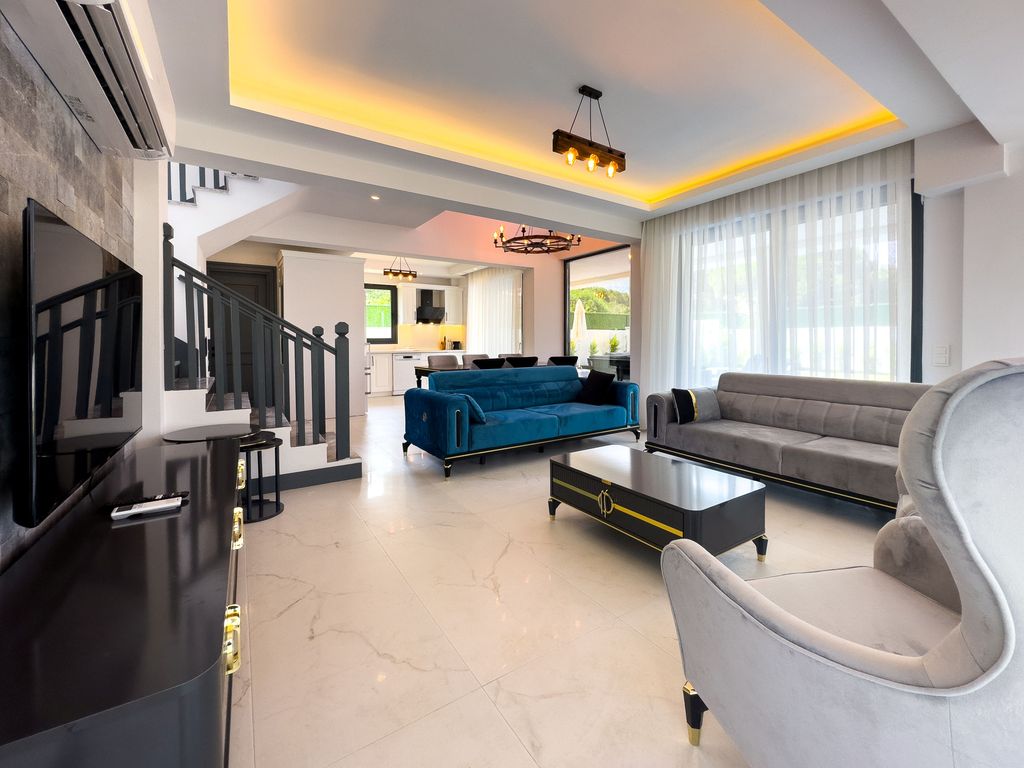 Property photo 3 of 22 Glamorous Fethiye Property For Sale - Stunning Living Space