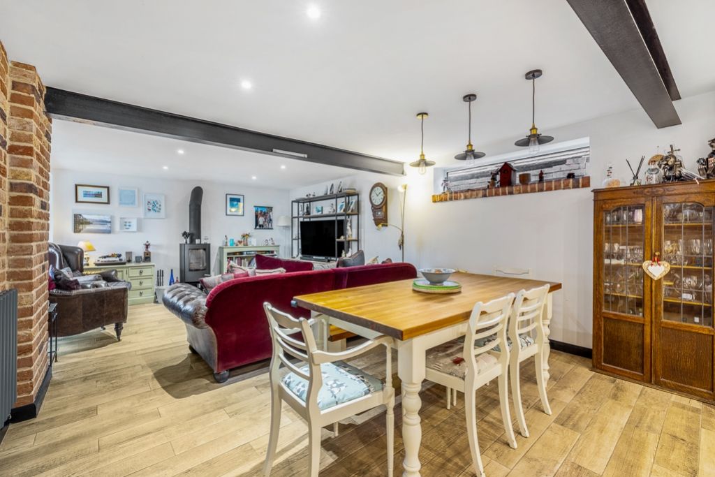 Property photo 3 of 23 Flat 6 9 Cross O'cliff Hill-10