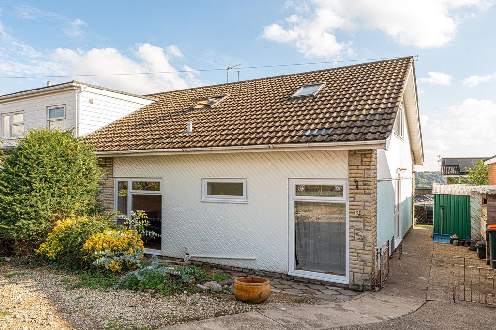 Property photo 1 of 48