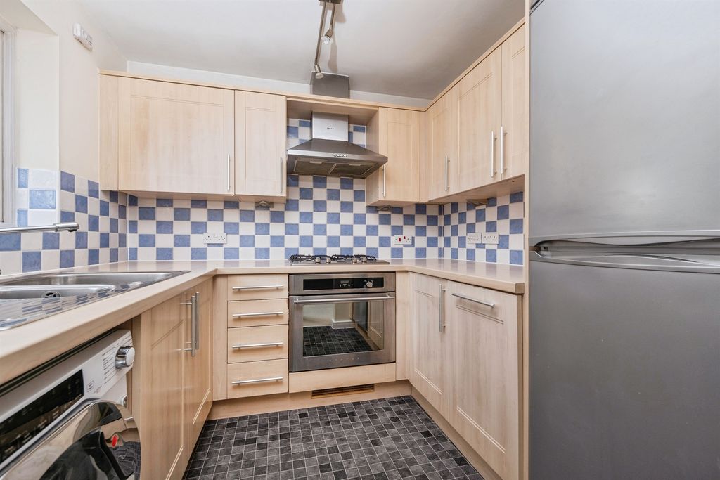 Property photo 2 of 15