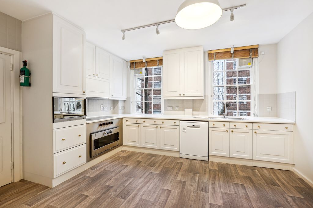 Property photo 2 of 15 Cranmer Court (5)