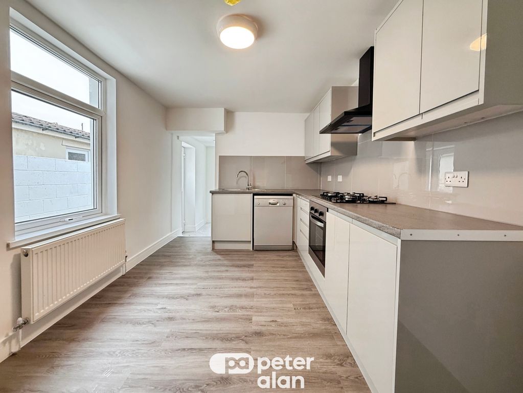 Property photo 2 of 20 Front