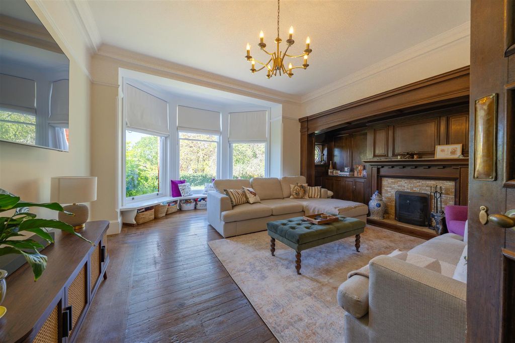 Property photo 2 of 35