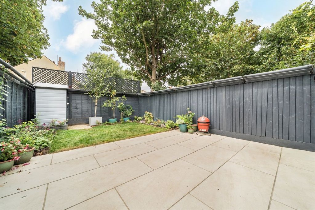 Property photo 2 of 11