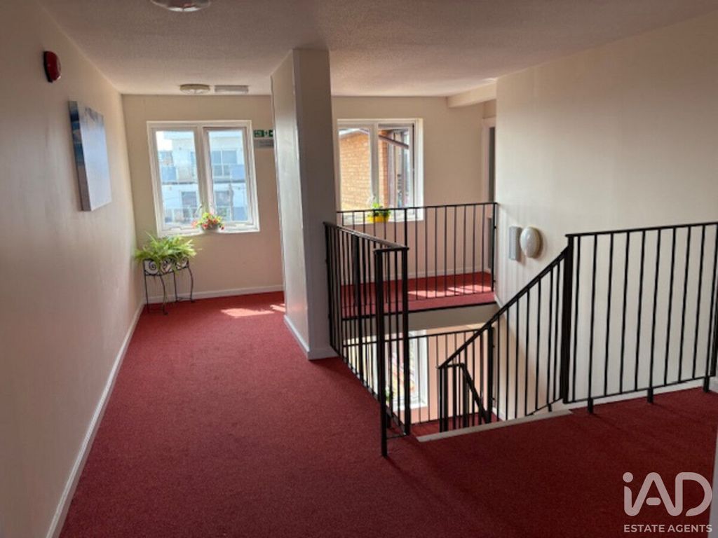 Property photo 3 of 25