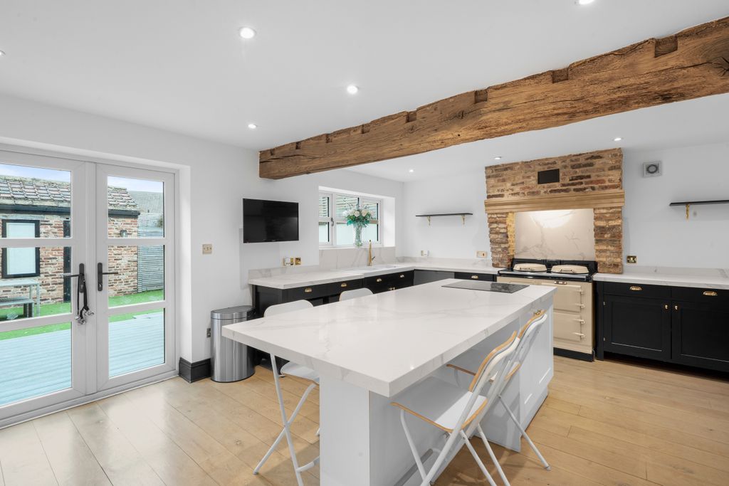 Property photo 3 of 14 Kitchen-Diner