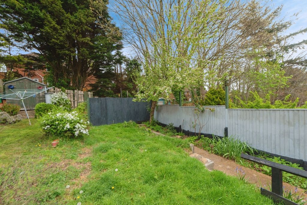 Property photo 3 of 14 Garden