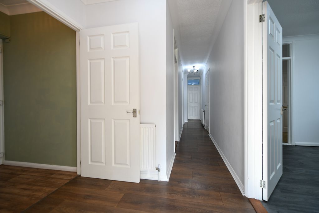 Property photo 2 of 27