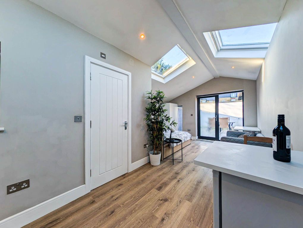 Property photo 3 of 9