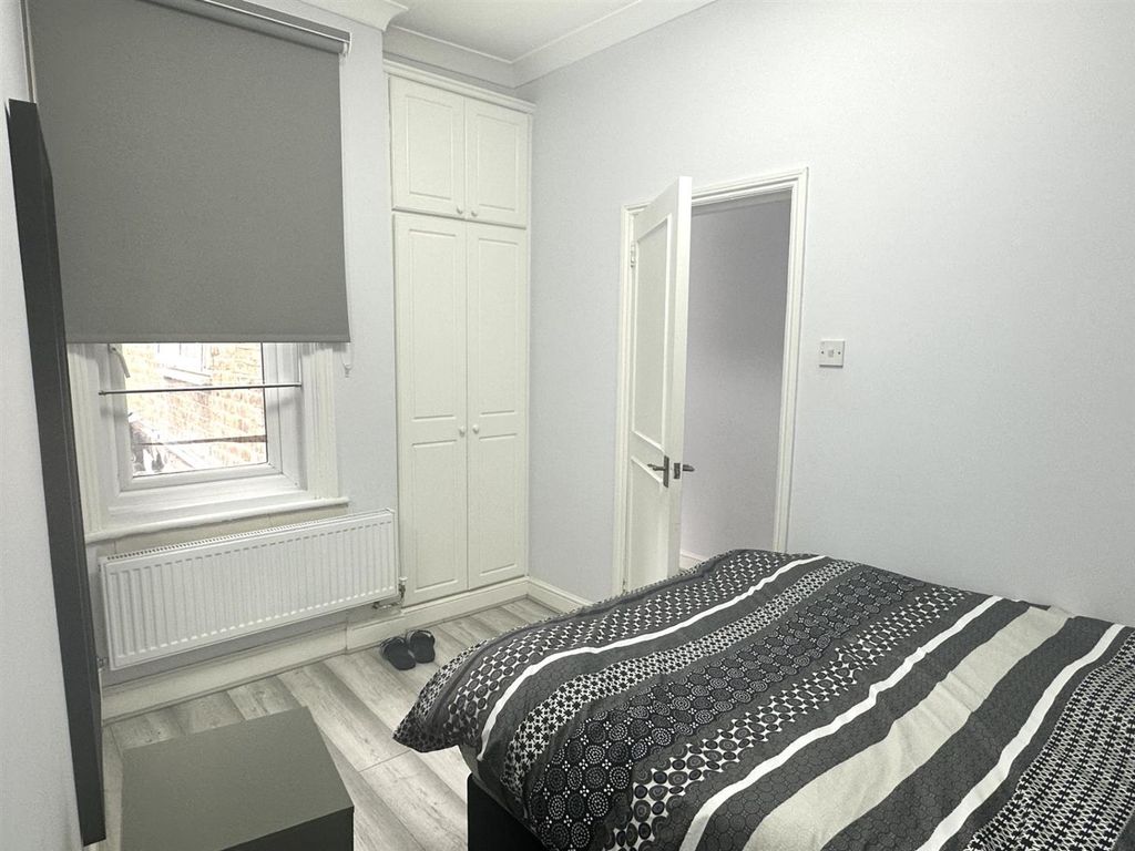 Property photo 3 of 9 48c0Fa3d-2d8d-4821-B5cd-E2554Ed7Caea.Jpg