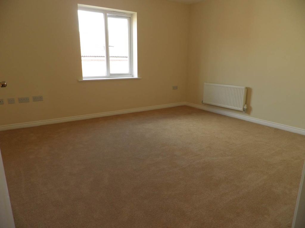 Property photo 3 of 13 Lounge