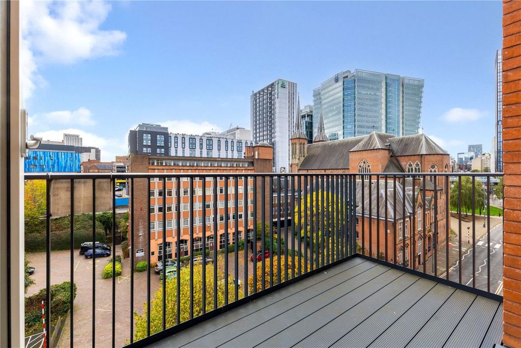 Property photo 3 of 9