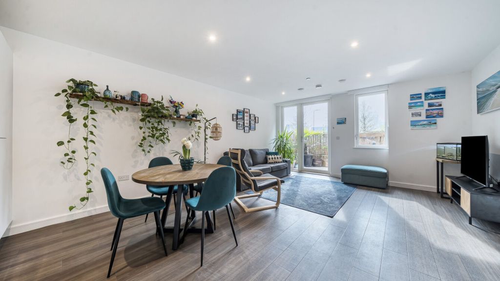 Property photo 3 of 20