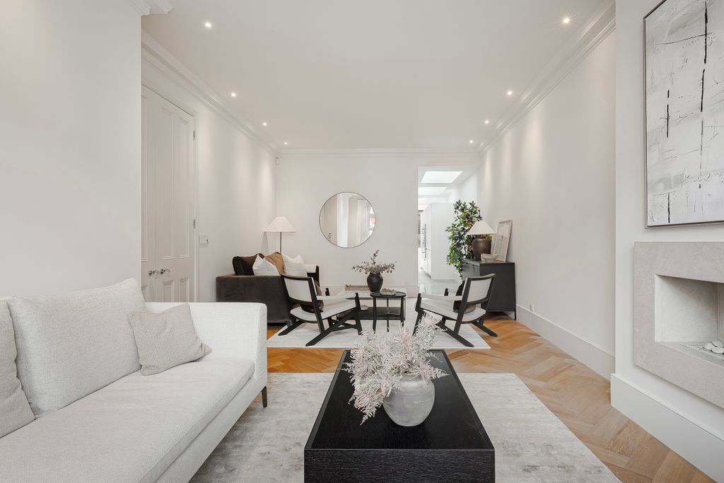 Property photo 2 of 25