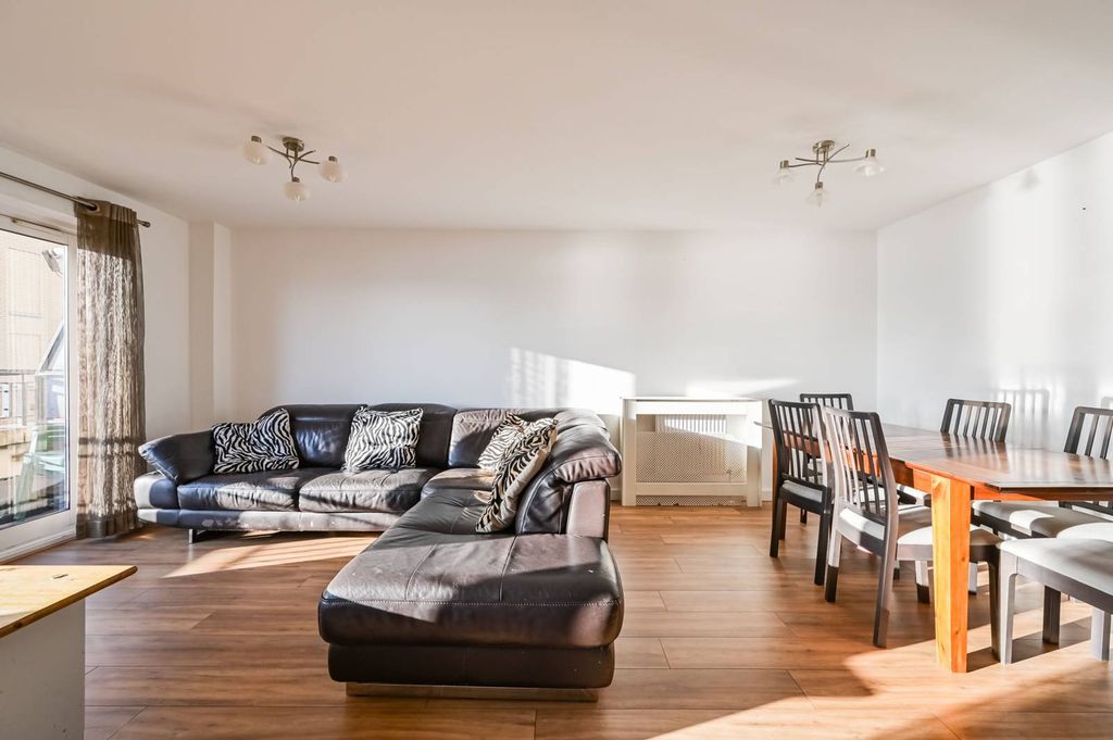 Property photo 3 of 29