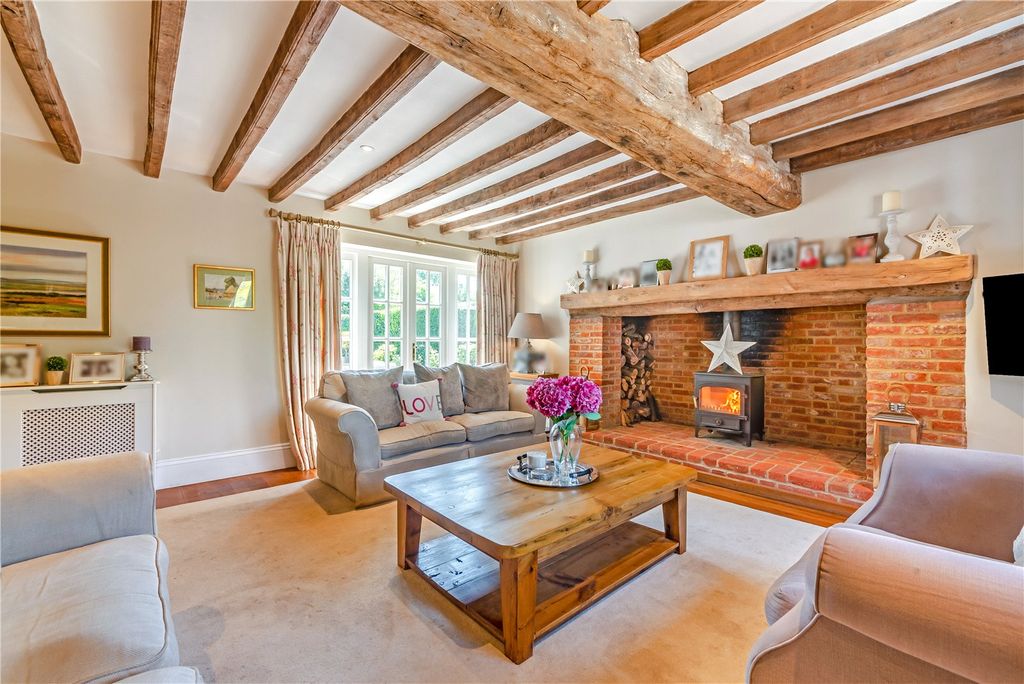 Property photo 2 of 10 Sitting Room