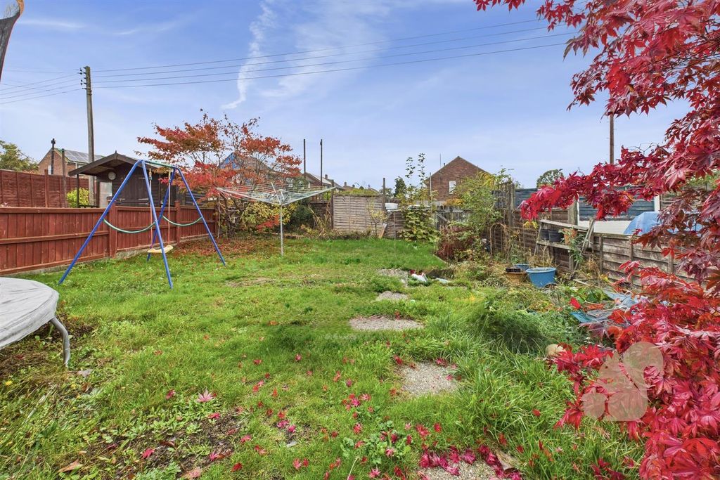 Property photo 3 of 14 Garden