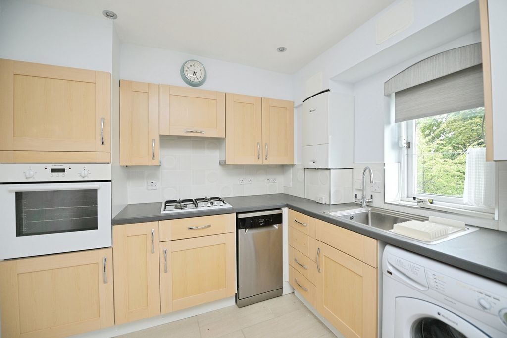 Property photo 2 of 16 Kitchen