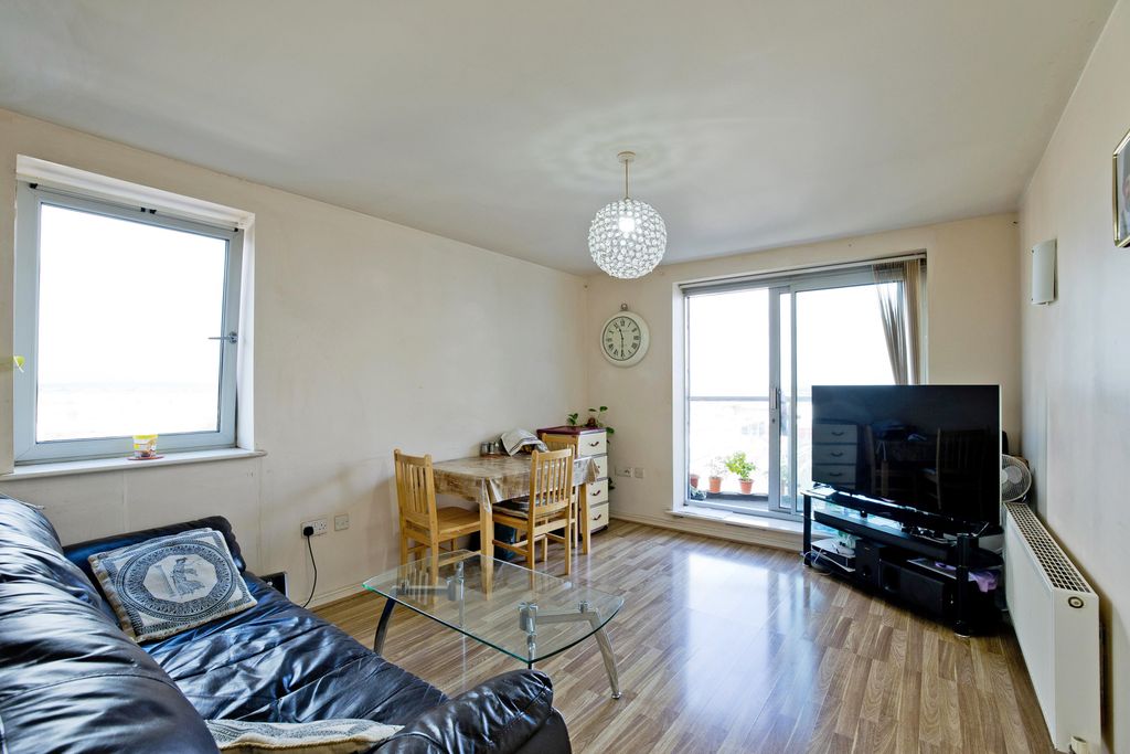 Property photo 3 of 12