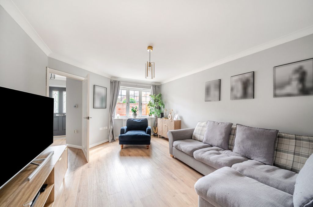 Property photo 3 of 23 1516093-11-6Aa2c0...
