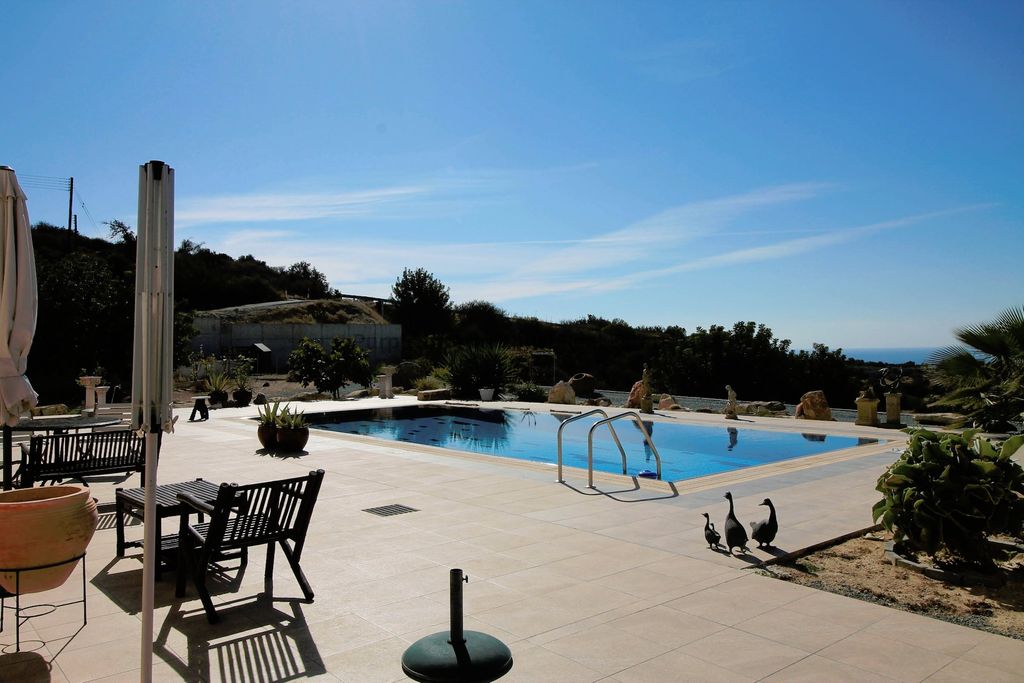 Property photo 2 of 30