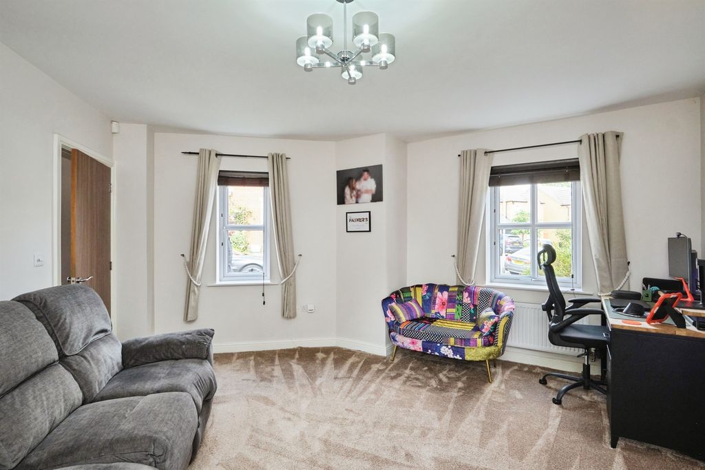 Property photo 3 of 20