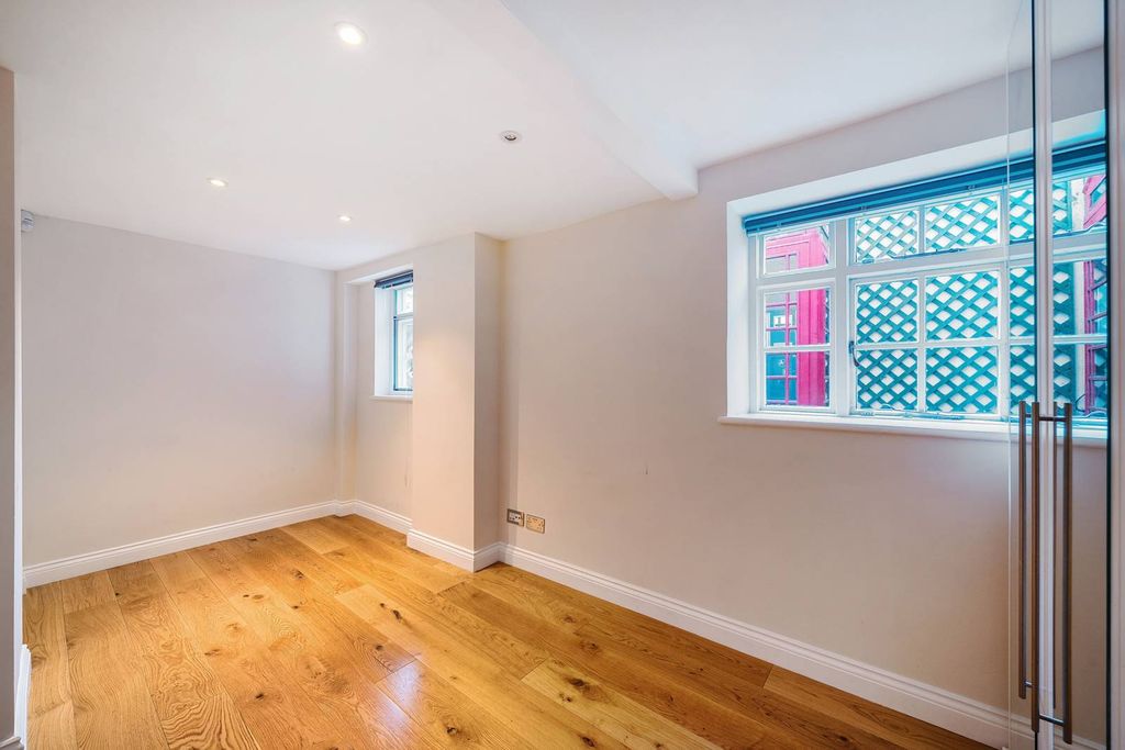 Property photo 3 of 20