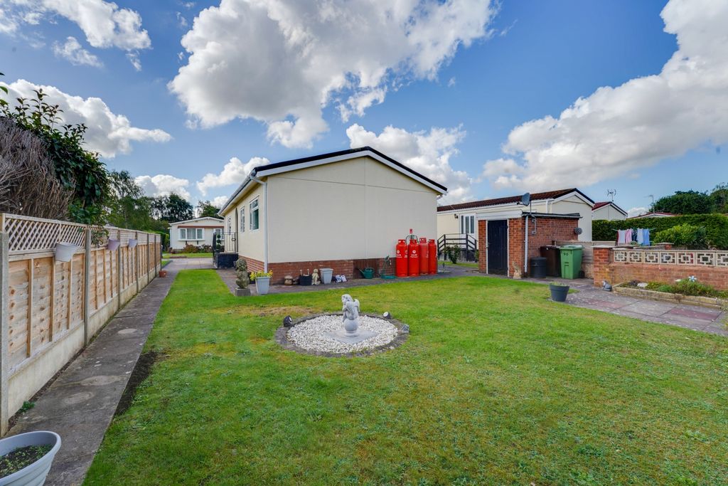 Property photo 3 of 10 Dsc05614-Dsc05618