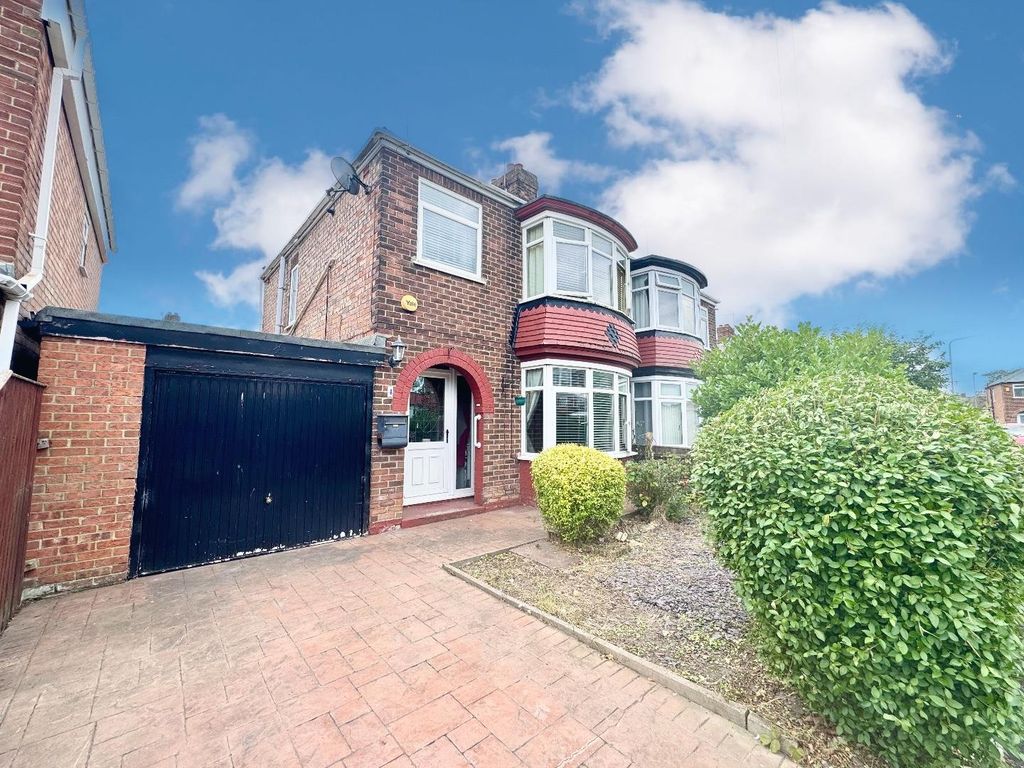 Property photo 1 of 13 External