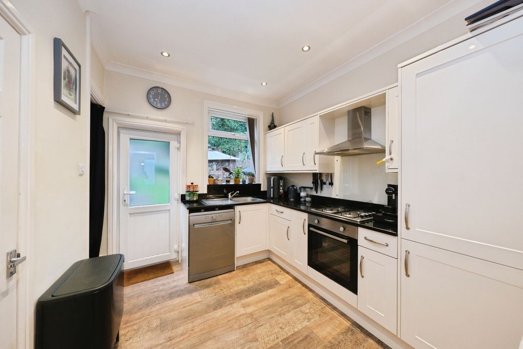 Property photo 3 of 13 Pbox-Img.Jpg