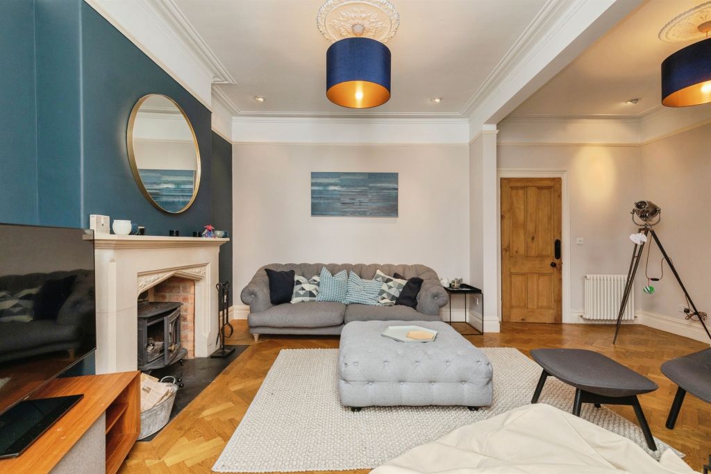 Property photo 3 of 21