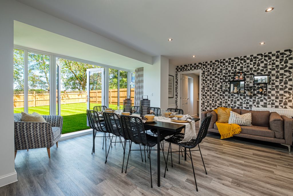 Property photo 1 of 10 Kitchen Diner With French Doors In An Exeter Home