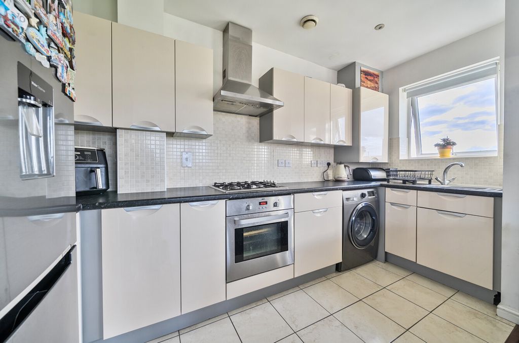 Property photo 3 of 12 1362209-12-68E6A7...