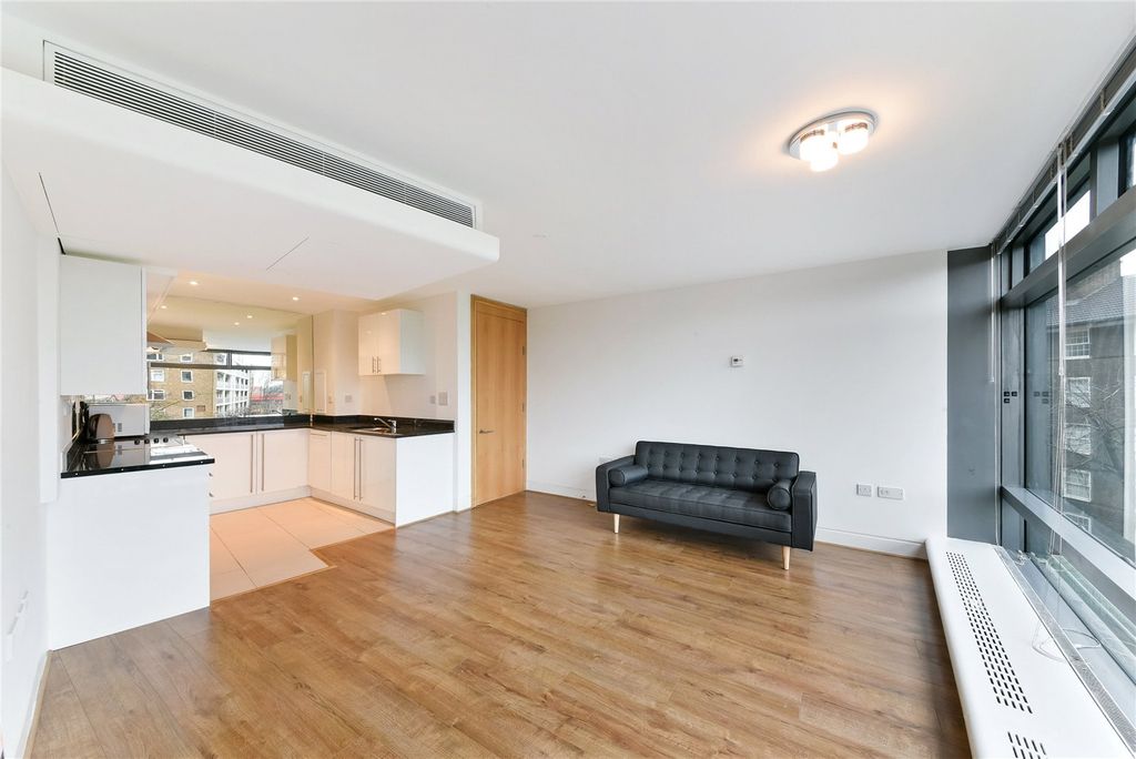 Property photo 1 of 8 Reception Room 1