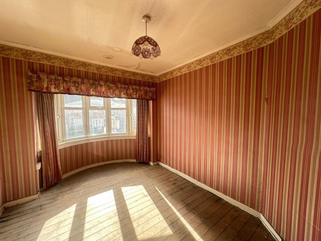 Property photo 2 of 26