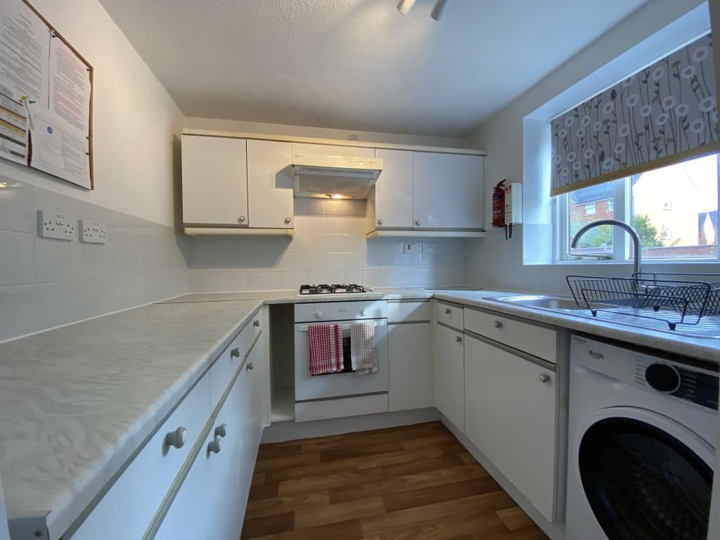 Property photo 3 of 10 Kitchen