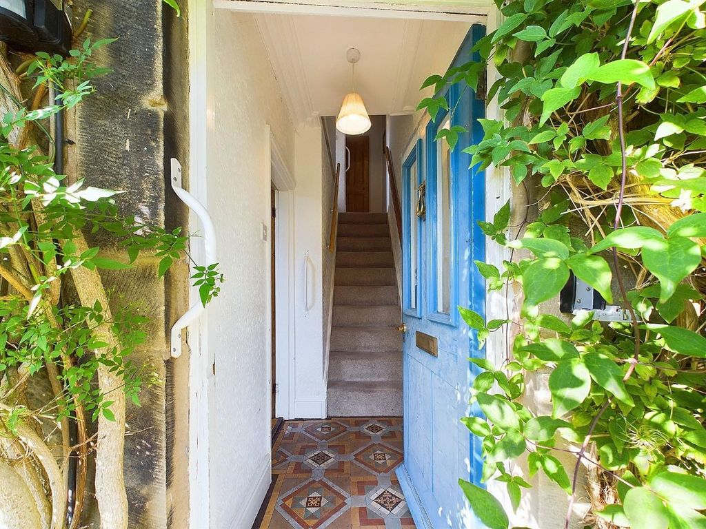 Property photo 2 of 30 Entrance Hall