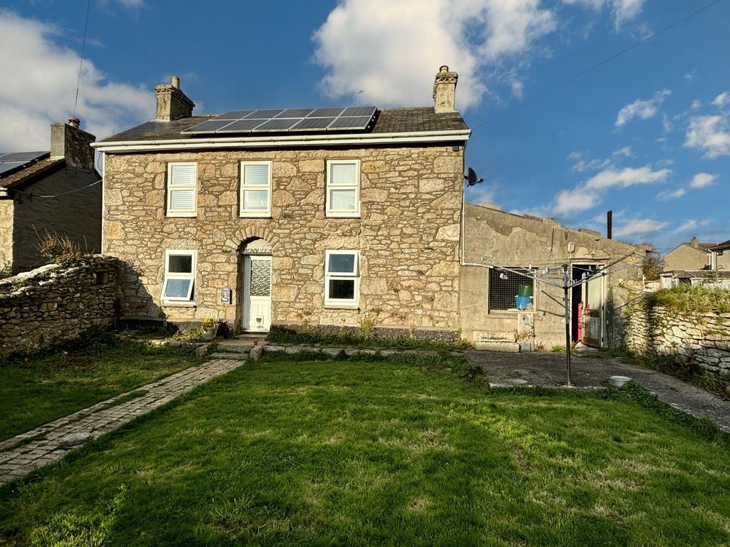 Property photo 1 of 9 3 Bedroom Detached House For Sale