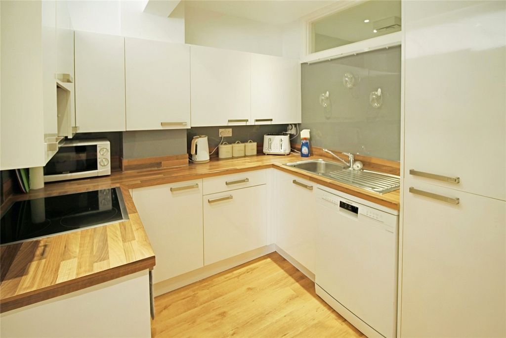 Property photo 2 of 8 Picture No. 01